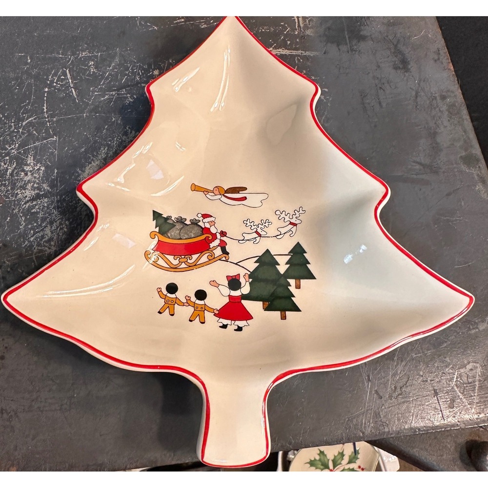 Mason's Dish 1983 Christmas Village Cream Red Ironstone Tree Shape 8.5"